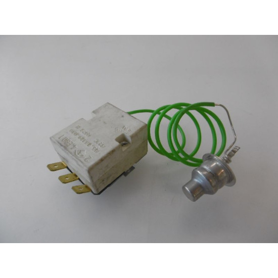 SINGLE-PHASE THERMOSTAT SET AT 82°C SINGLE-PHASE THERMOSTAT SET AT 82°C